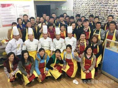 品諾餐飲小吃培訓學員日常學習現場 理論與實踐結合，賦能酒店管理與信息咨詢服務